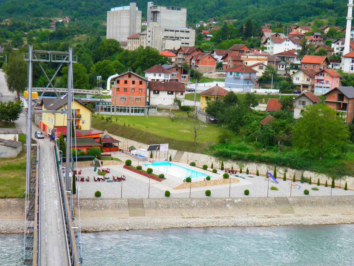 Pansion Basa Hotel Ustikolina Kültér fotó