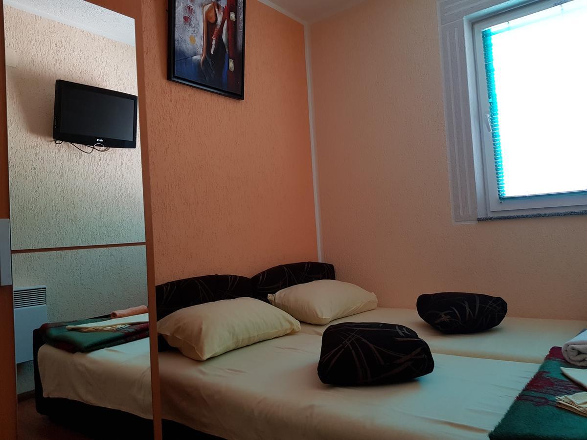 Pansion Basa Hotel Ustikolina Kültér fotó