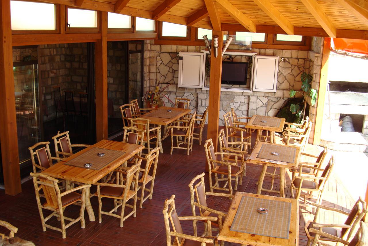 Pansion Basa Hotel Ustikolina Kültér fotó