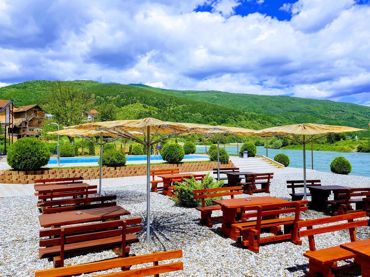 Pansion Basa Hotel Ustikolina Kültér fotó